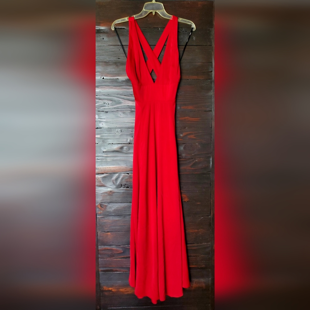 NWT: Forever 21 Red Floor Length Woven Dress Size Medium.